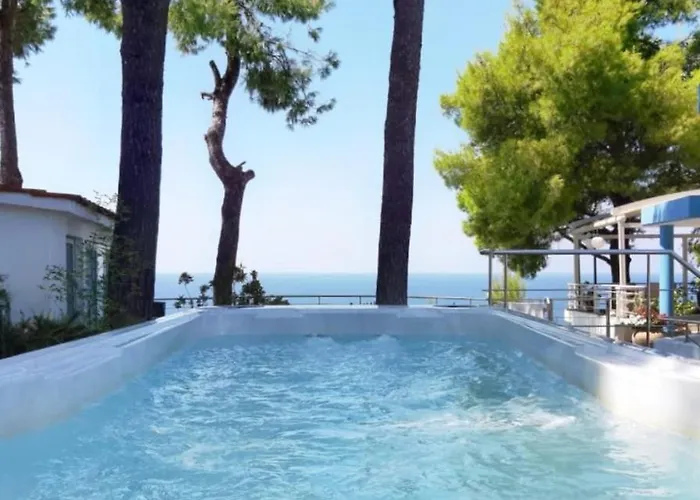 Sani Gallery Villa, Your Next Family Vacation! 度假居 撒尼海滩
